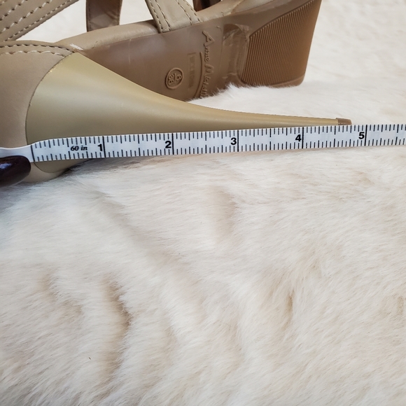 NWT Anne Michelle Beige Strappy Heels - Picture 11 of 12